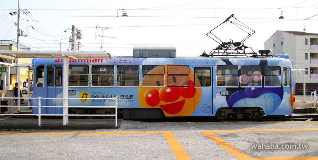 怒濤更新之路面電車(45)：とさでん交通麵包超人彩繪電車 623 號