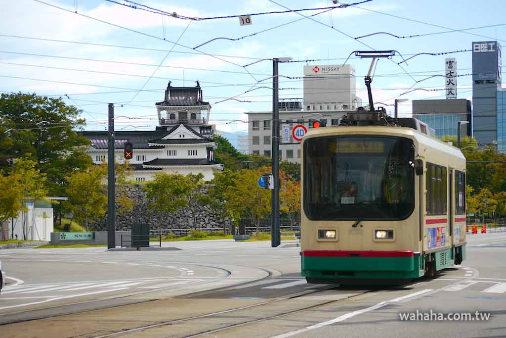 怒濤更新之路面電車(53)：車窗外的風景，「浮城」富山城