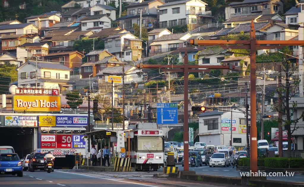 怒濤更新之路面電車(91)：車窗外的風景，長崎市山坡上的住宅